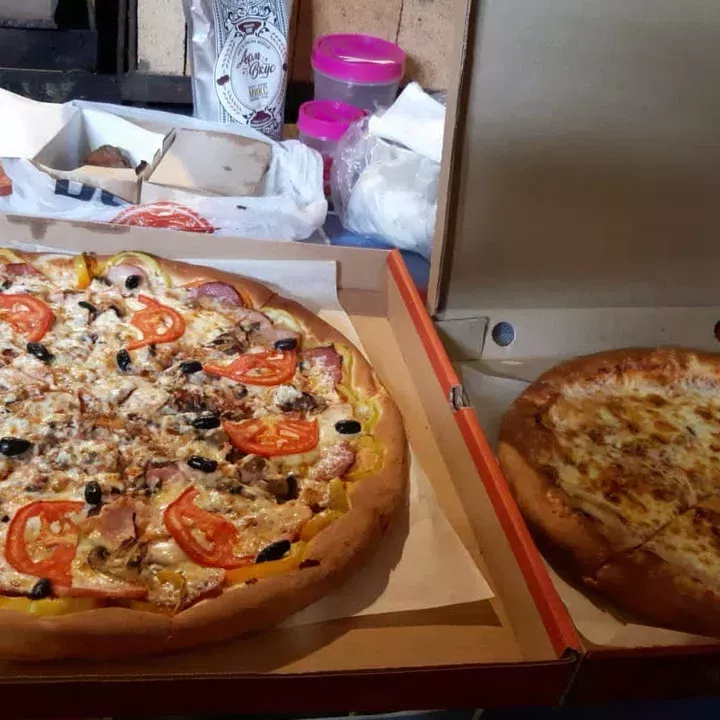 Ресторан доставки Пицца Делюкс